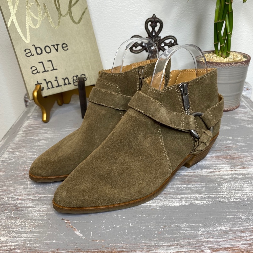 Lucky Brand Enitha Olive green pointed toe suede ankle boots booties 7M